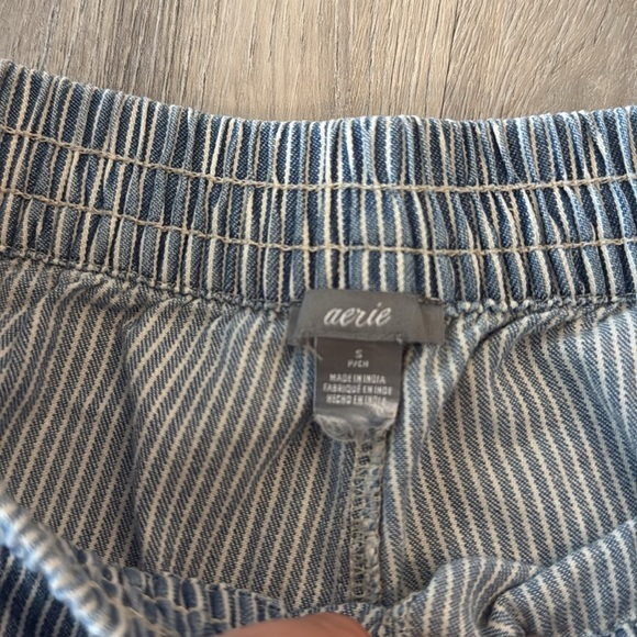 Aerie Blue Jean Shorts with Frayed Hem size small - Picture 4 of 8
